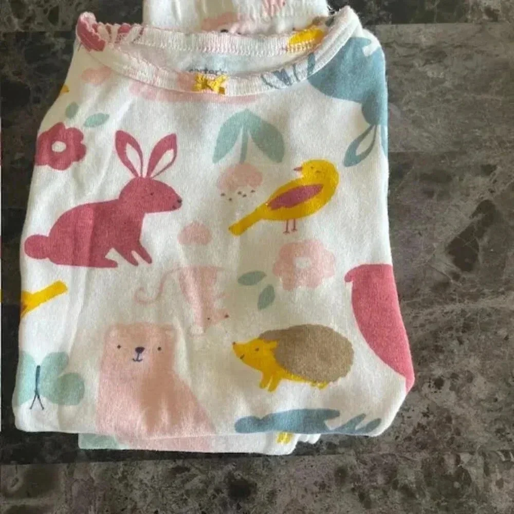 Carter's 2-piece pajama set for girls Size 12 months animal print